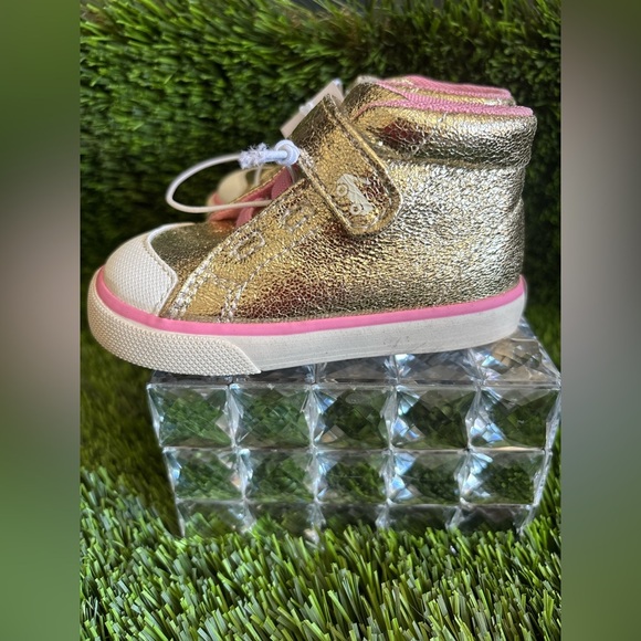 🌈SEE KAI RUN Gold and Pink Kids Top Sneakers SIZE #5🌈 - Picture 11 of 17